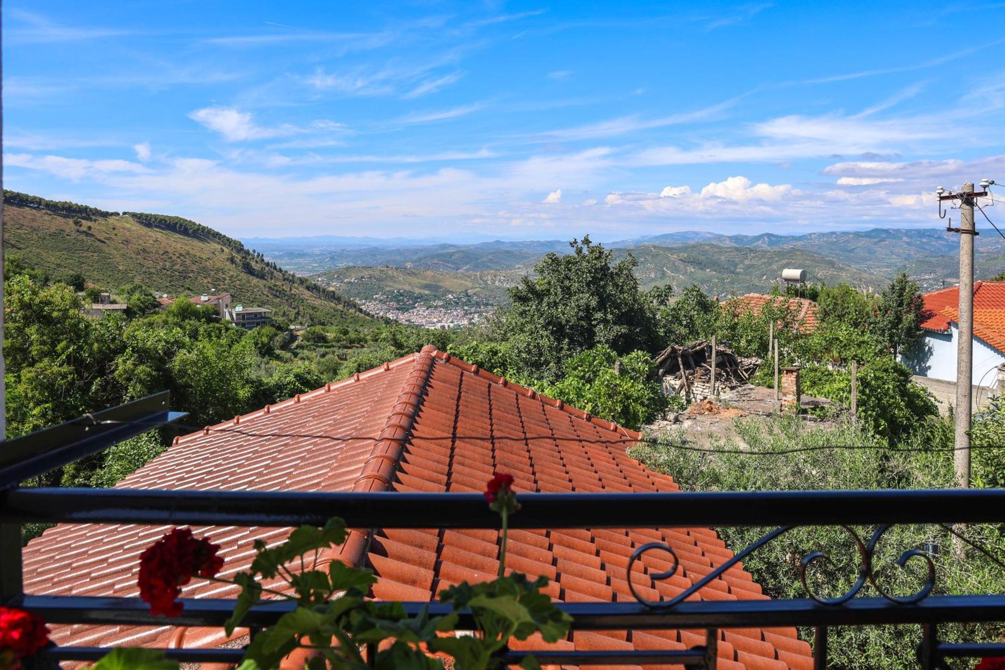 Villa Kevin Берат Екстериор снимка